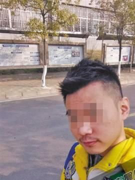 今后該怎么辦，小崔自己也沒(méi)有答案。